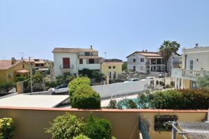 izzhome-hibiscus-06