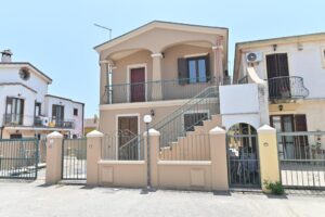izzhome-hibiscus-14