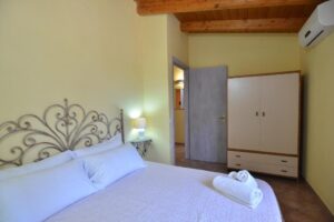 izzhome-nora-beach-8