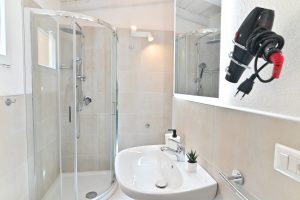 izzhome-breeze-superiorior-apartment-19