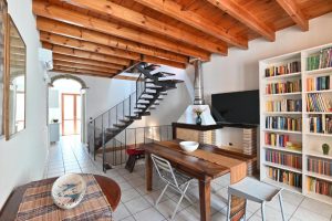 izzhome-full-center-terrace-05