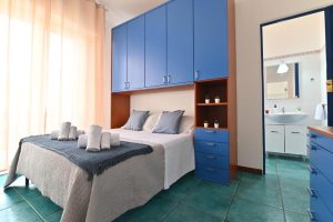izzhome-holiday-terrace-04